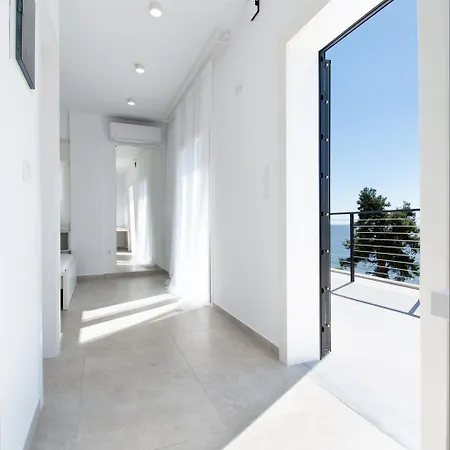 Penthouse Seafront Luxury Epanomi