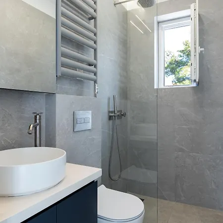 Penthouse Seafront Luxury Епаноми