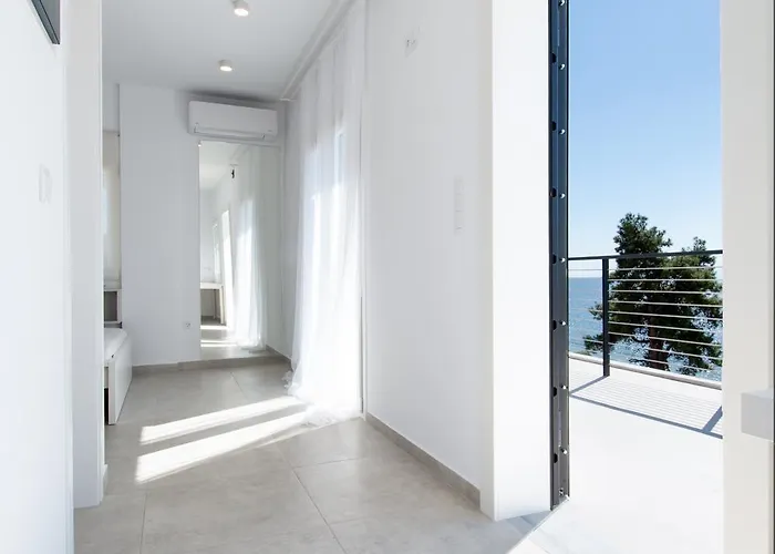 Penthouse Seafront Luxury Epanomi